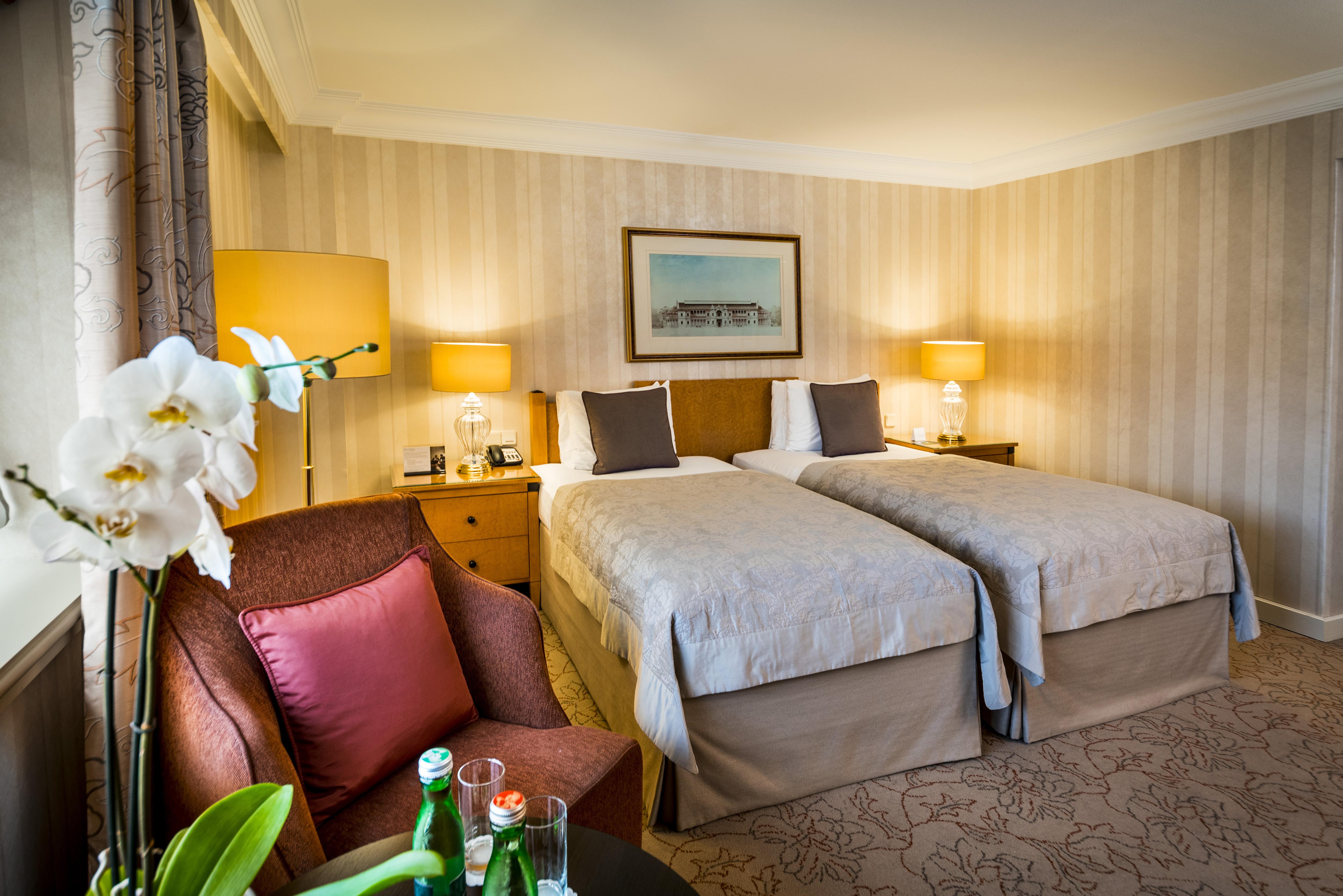 Intercontinental Wien By Ihg Exterior photo A room at the hotel