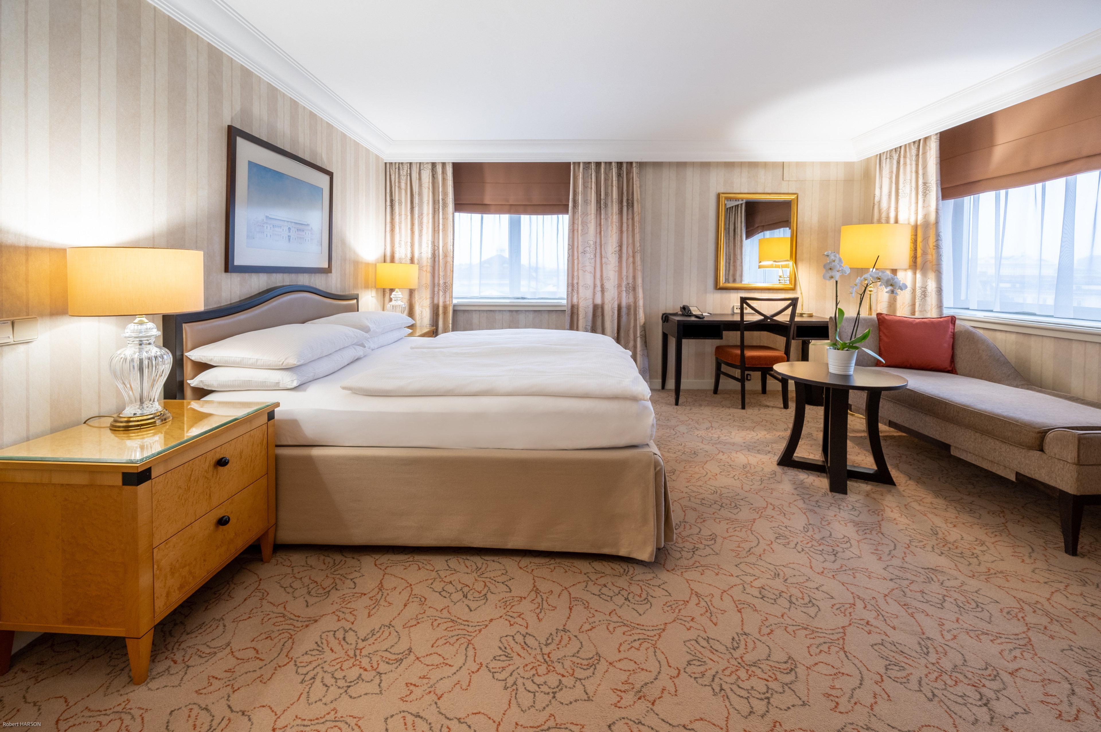 Intercontinental Wien By Ihg Exterior photo A room at the Hotel de Saxe