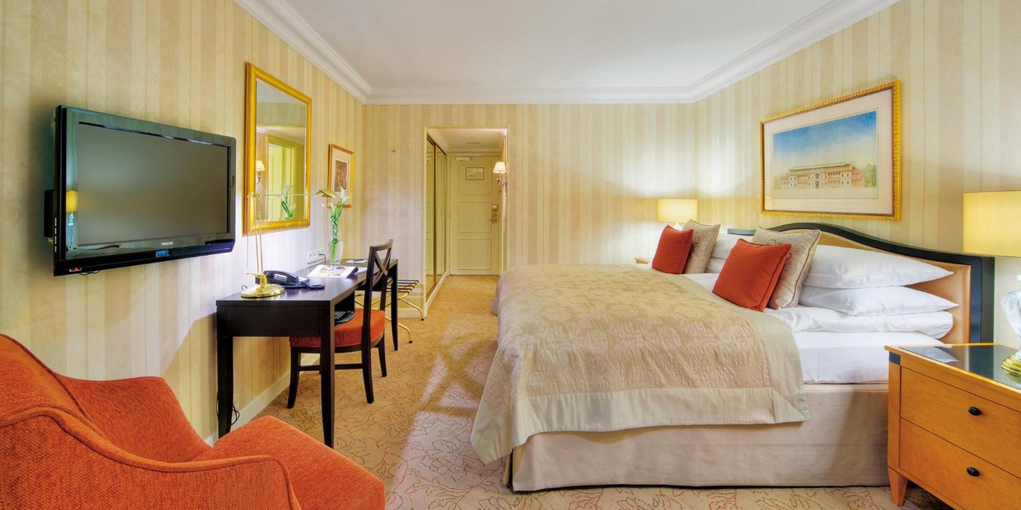 Intercontinental Wien By Ihg Exterior photo A room at the hotel